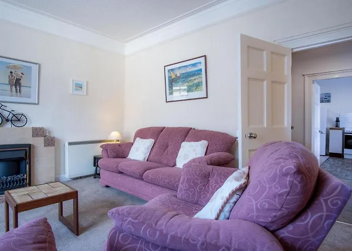 Dragons Den - 2 Bedroom Apartment - Tenby