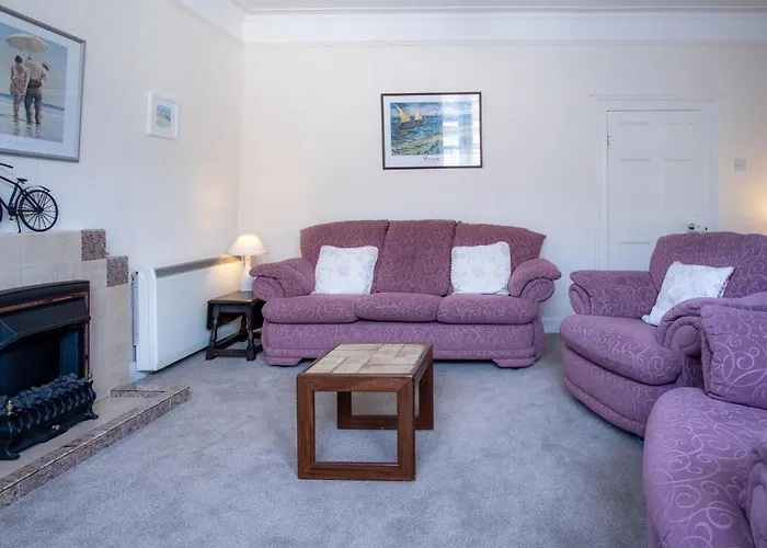 Dragons Den - 2 Bedroom Apartment - Tenby