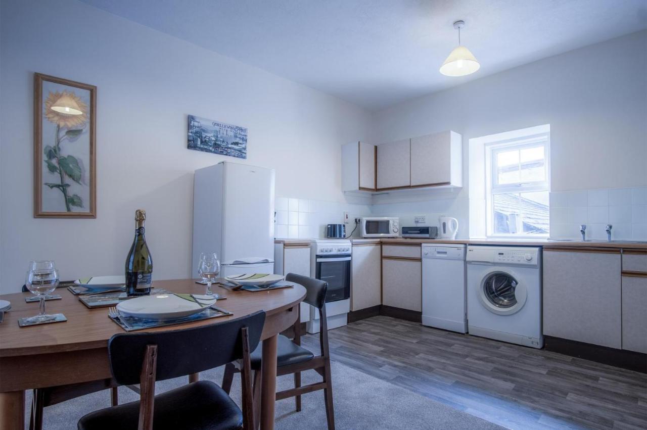 Apartment Dragons Den - 2 Bedroom - *