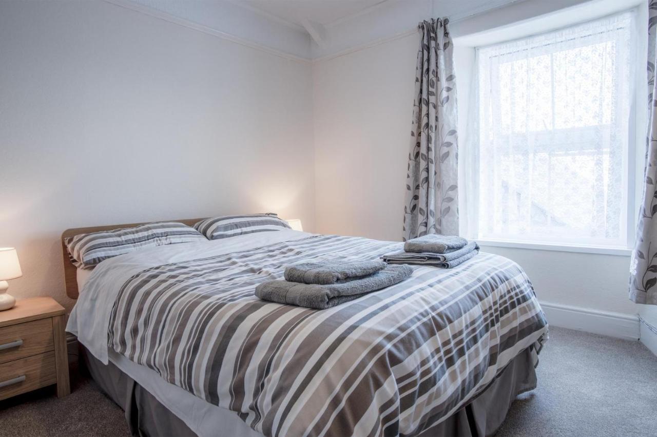 Dragons Den - 2 Bedroom - *