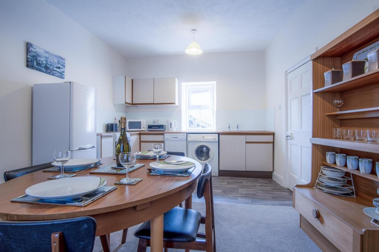 Apartment Dragons Den - 2 Bedroom - *