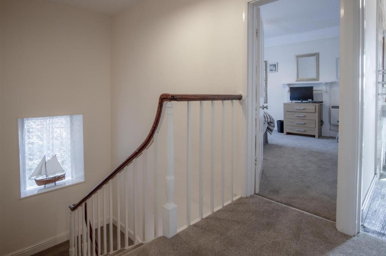 Dragons Den - 2 Bedroom - Apartment *
