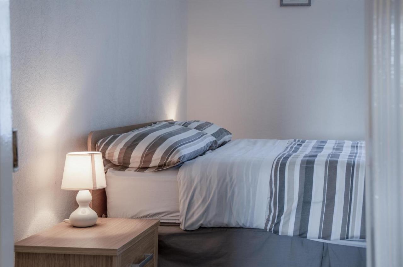 Apartment Dragons Den - 2 Bedroom - *
