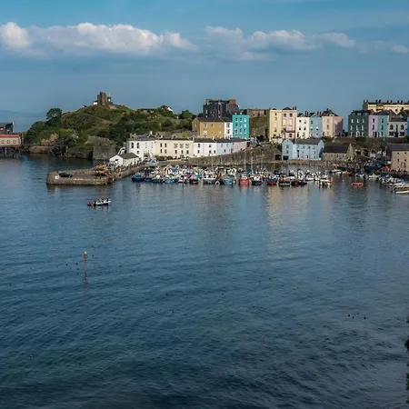 Dragons Den - 2 Bedroom Apartment - Tenby Exterior photo