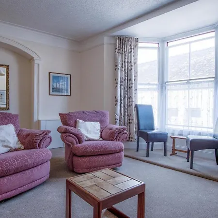 Dragons Den - 2 Bedroom Apartment - Tenby Exterior photo